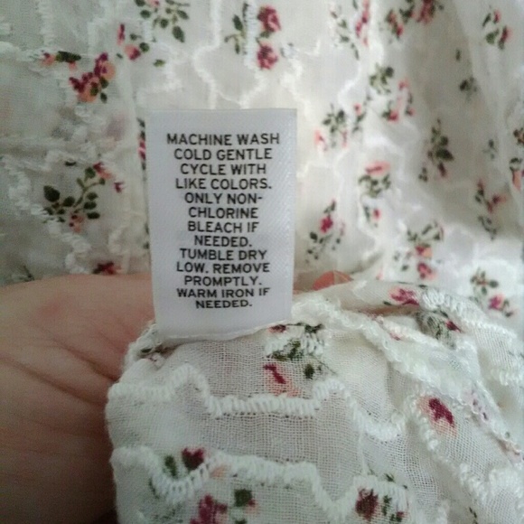 Floral embroidered crop top - Picture 7 of 7